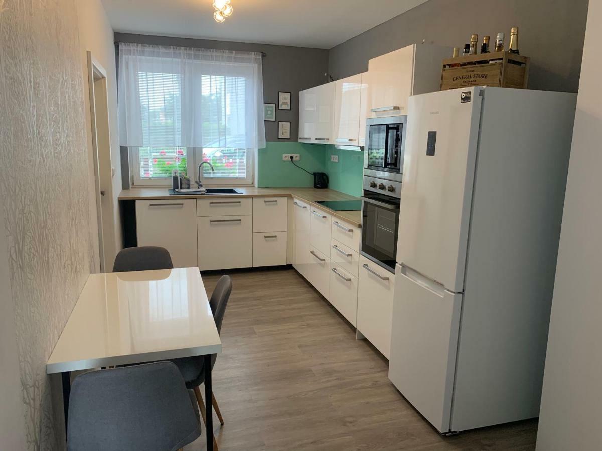 Tolarova Apartman パルドゥビツェ エクステリア 写真