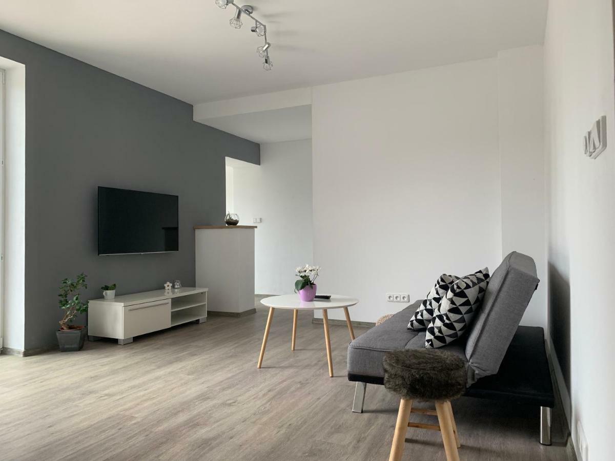 Tolarova Apartman パルドゥビツェ エクステリア 写真